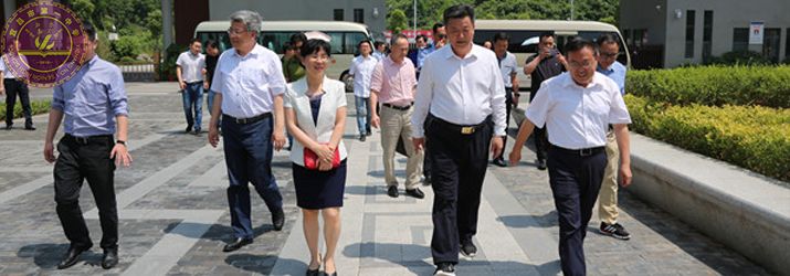 市委常委、宣传部部长王国斌一行来校检查高考准备工作