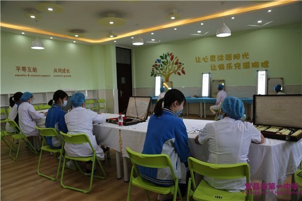 我校高三顺利完成高考体检工作