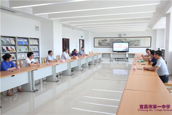 三峡大学校长何伟军一行访问我校
