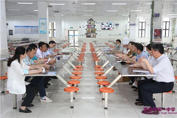 我校多措并举深入开展“党员干部下基层察民情解民忧暖民心”实践活动