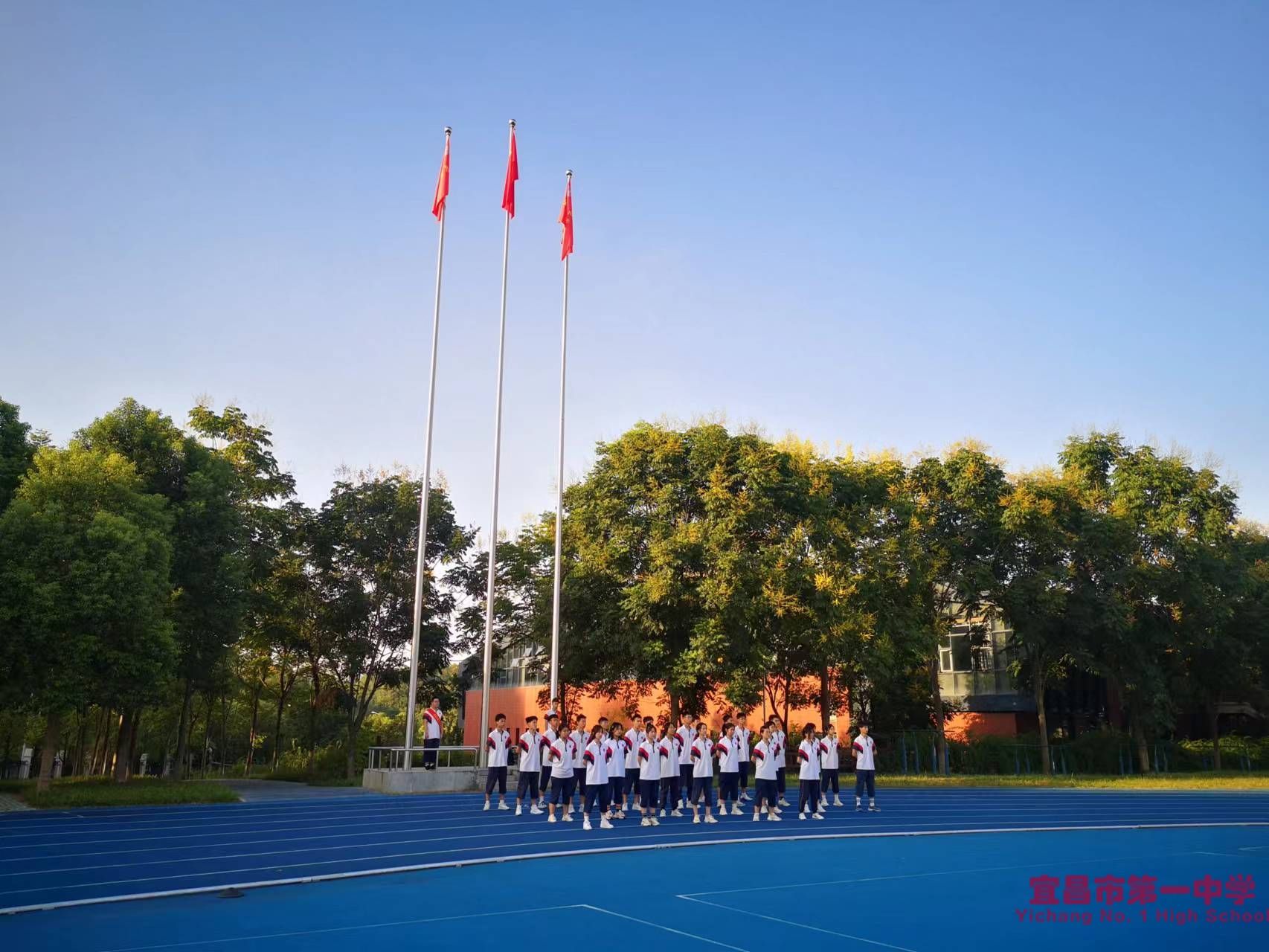 【国旗下讲话】古训如风德润身，修养若兰留香远