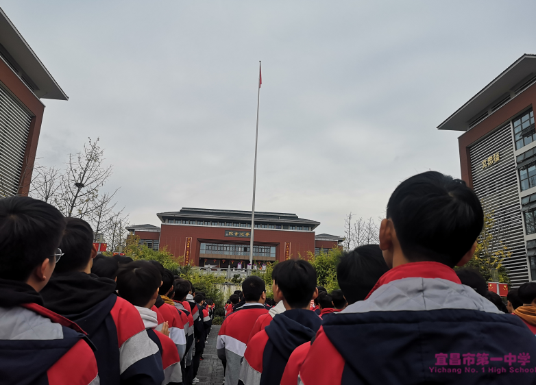 【国旗下讲话】心怀感恩，用心生活