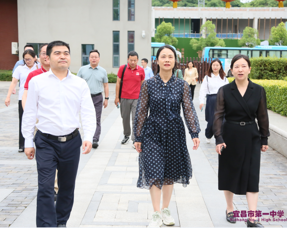 湖北师范大学党委常委、副校长王赛玉一行到我校交流访问