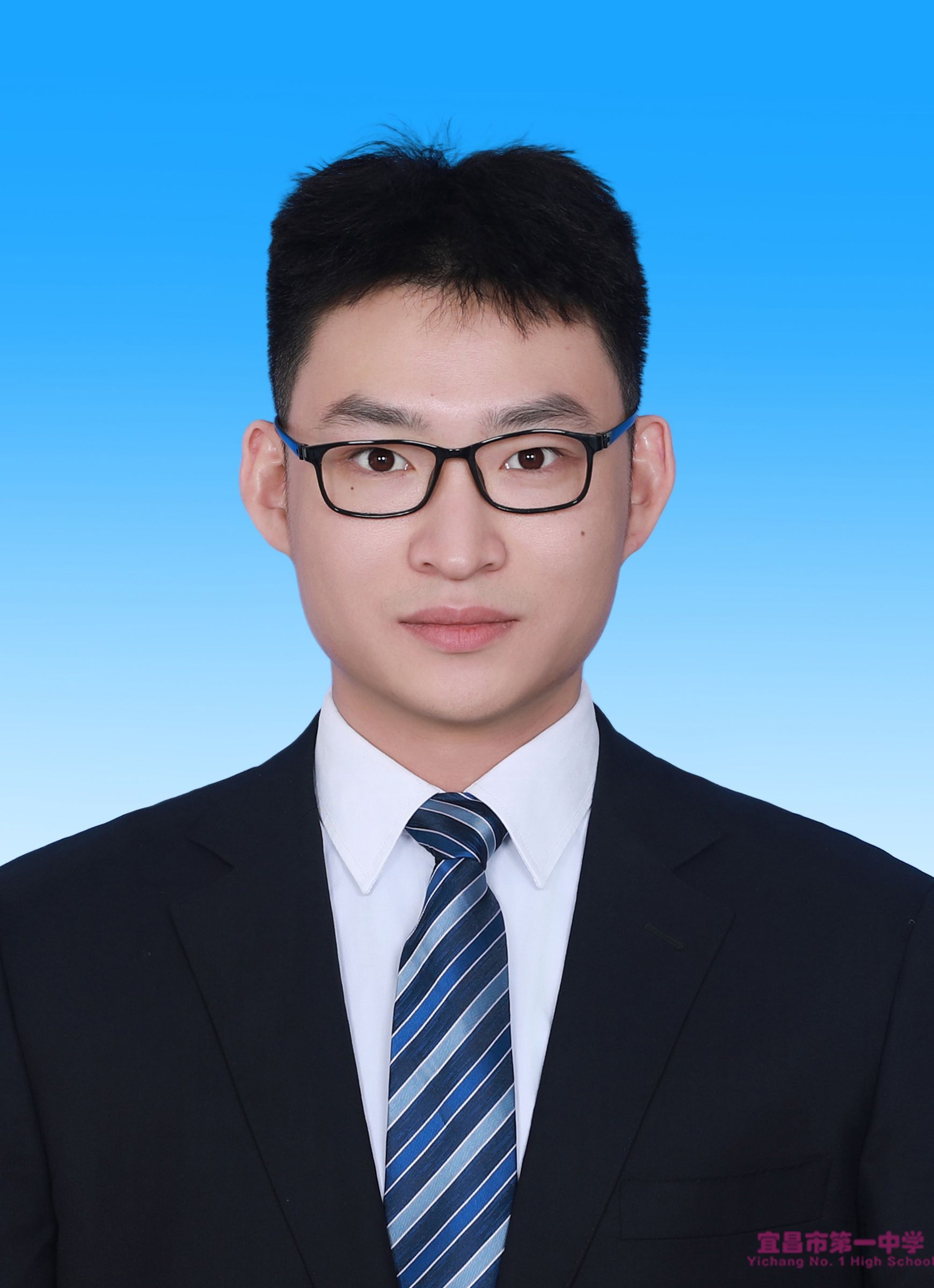 黄傲鑫老师个人简介
